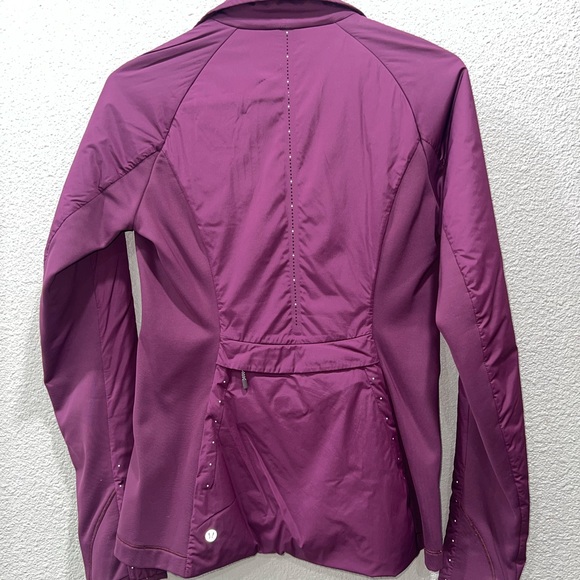 Run for cold lululemon puffer jacket - Plum - Picture 4 of 8